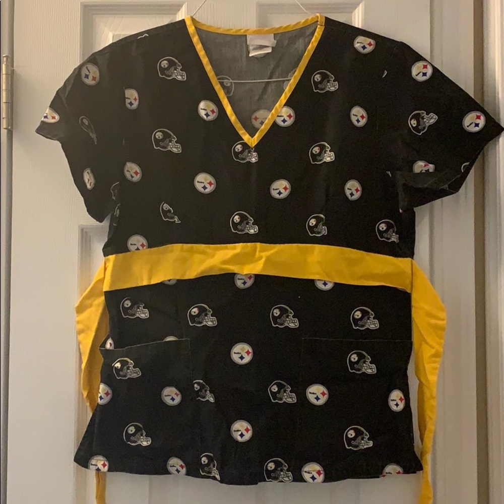 Women’s NFL Steelers Small Scrub Top